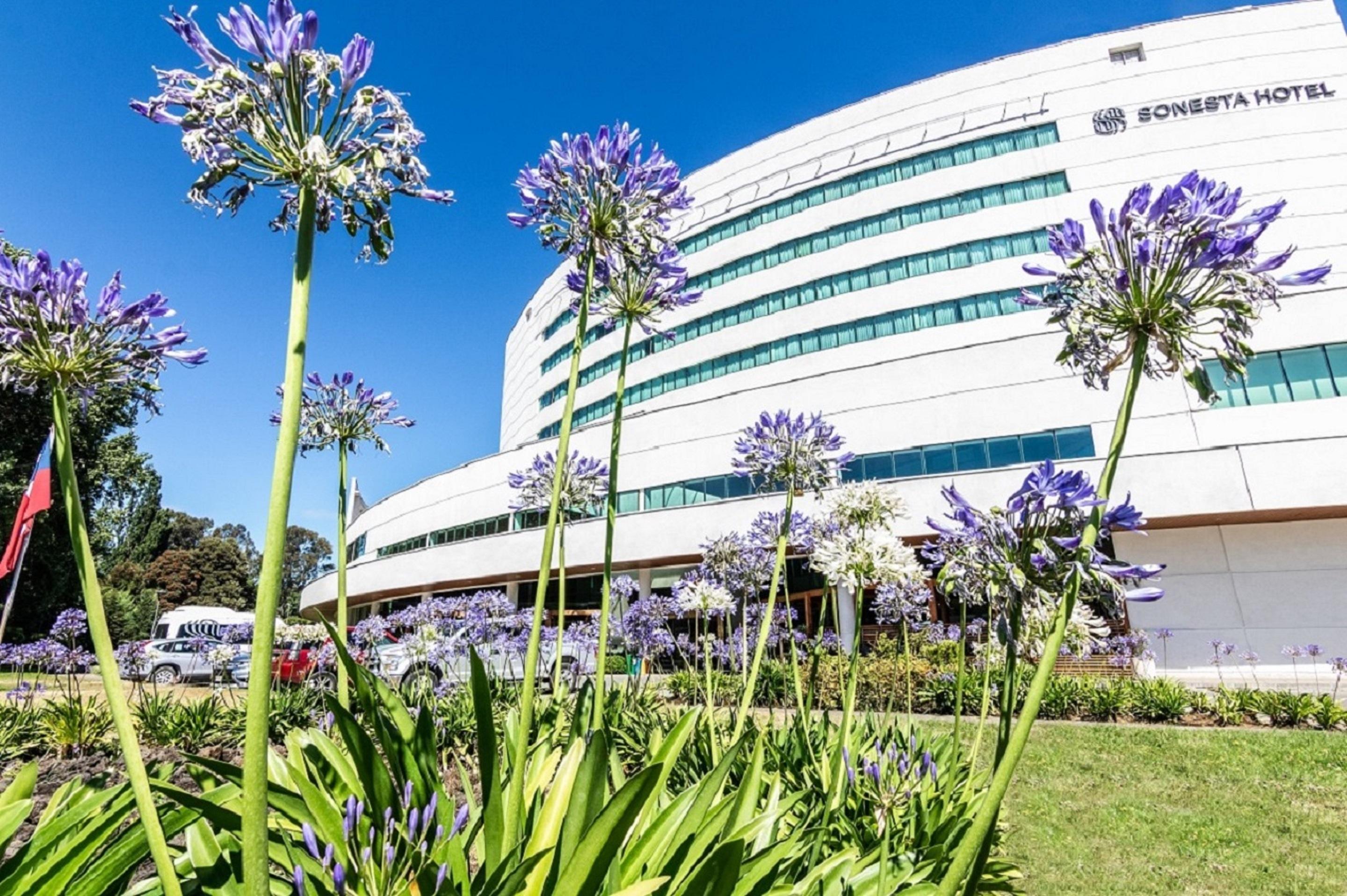 Sonesta Hotel Osorno Esterno foto The new hospital building