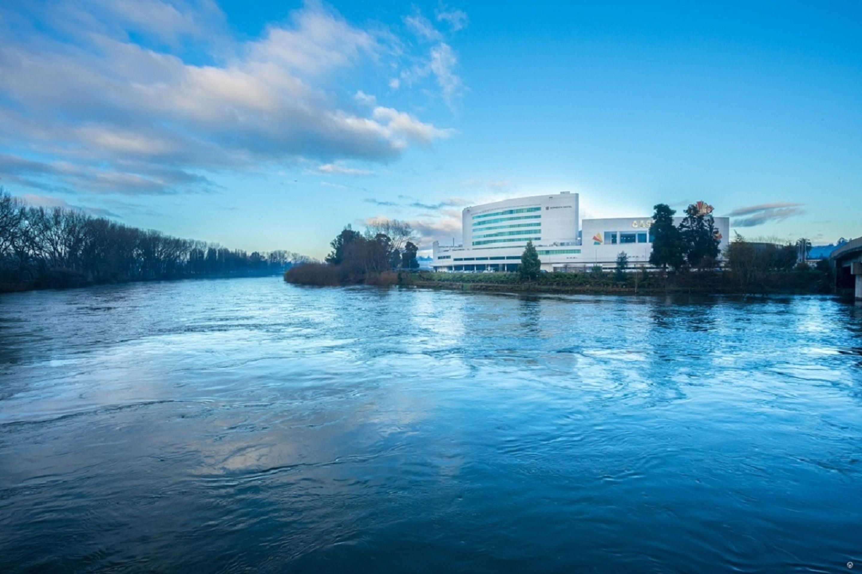 Sonesta Hotel Osorno Esterno foto The new hospital building
