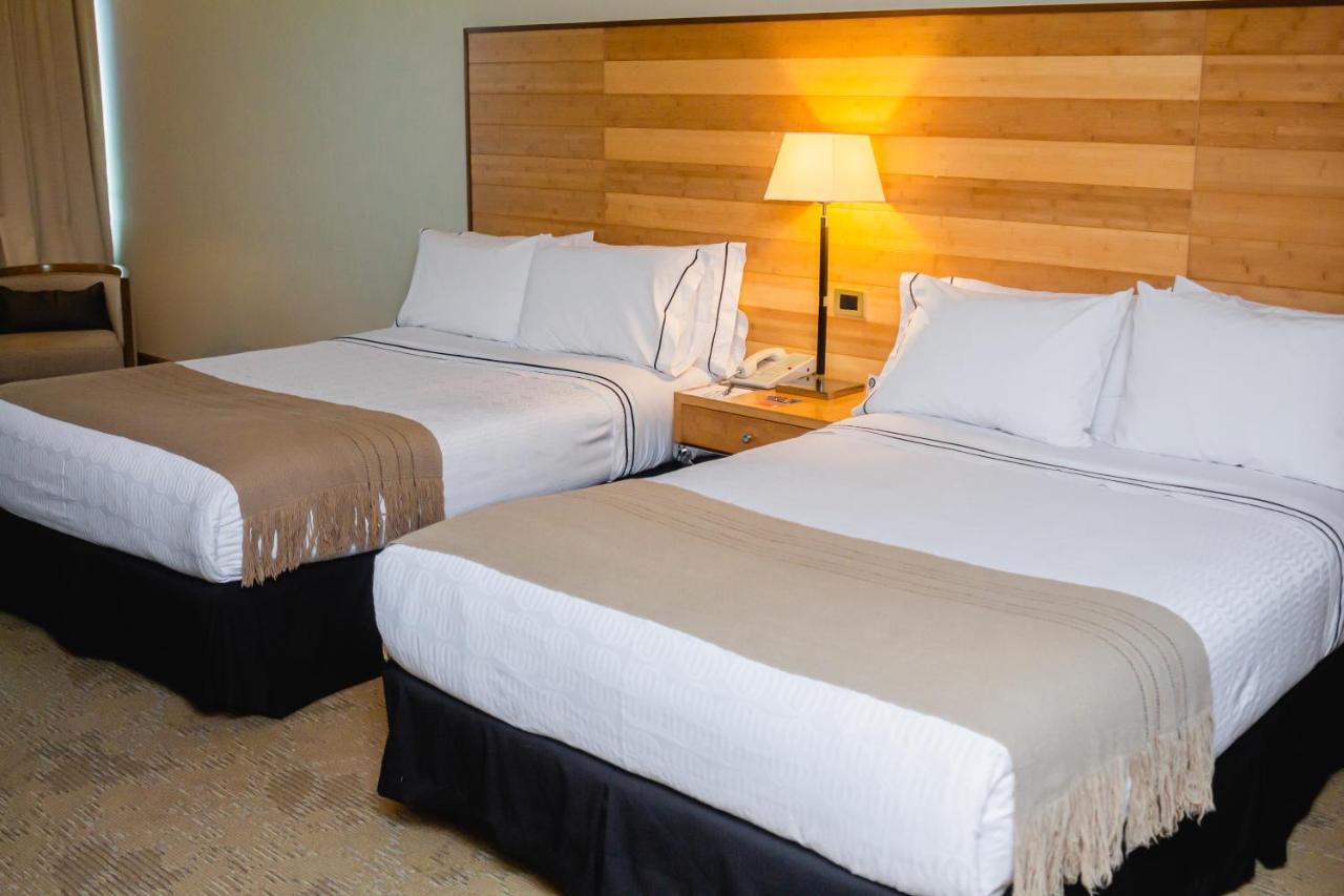 Sonesta Hotel Osorno Esterno foto A guest room at the hotel