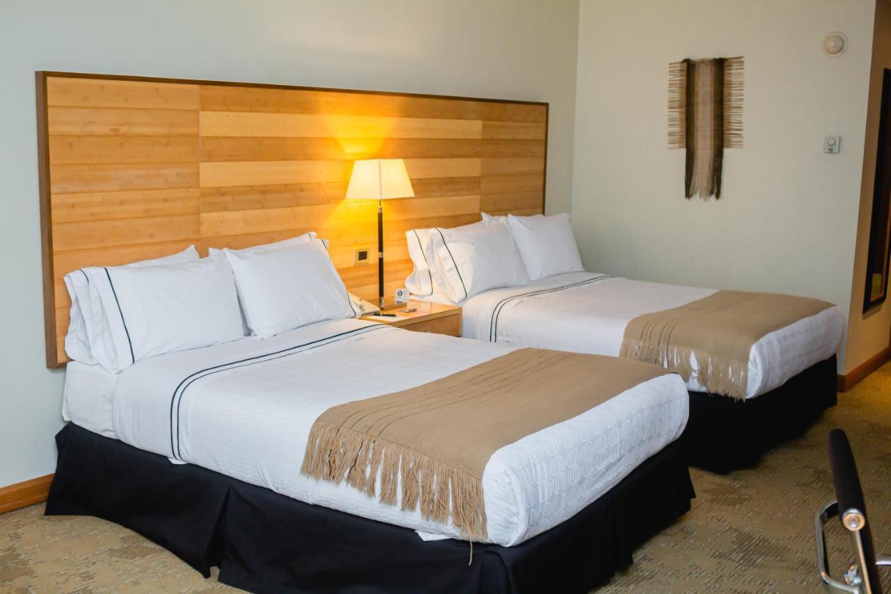 Sonesta Hotel Osorno Esterno foto A guest room at the Hotel del Angel